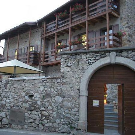 B&B Gardumo Ronzo-Chienis Exteriör bild